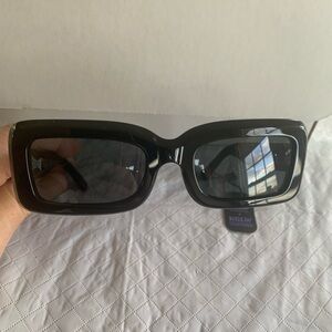 Here are a beautiful pair of black Australia Rectangular Sunglasses